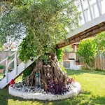 Elmar Tree House